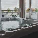 K&t Estates & Spa, Frankfurt